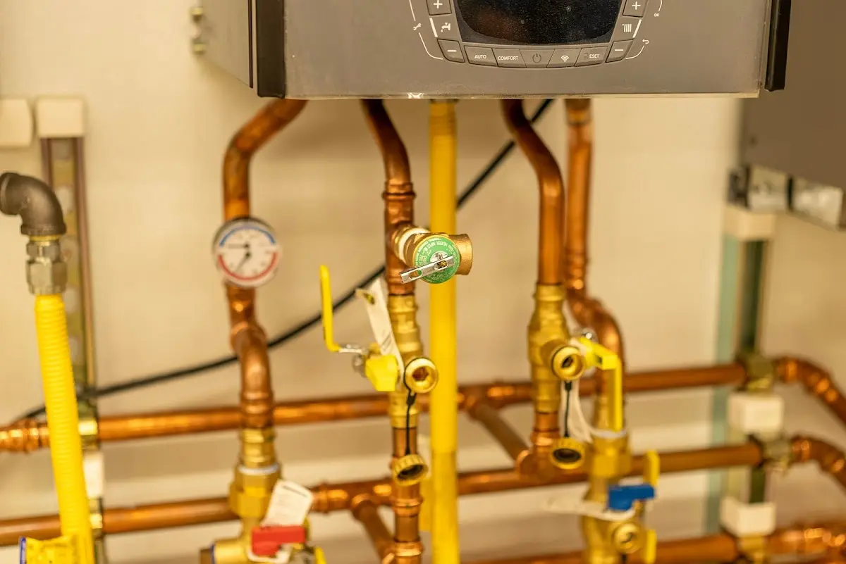 Licensed technician providing Emergency Plumbing for a homeowner in De Queen